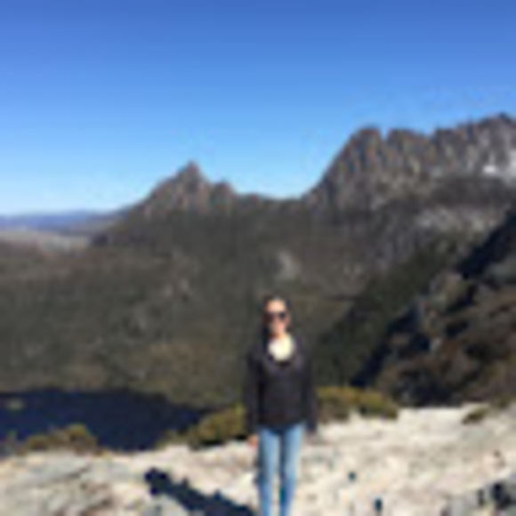 Meet your Posher, Cassandra - Picture 1 of 1